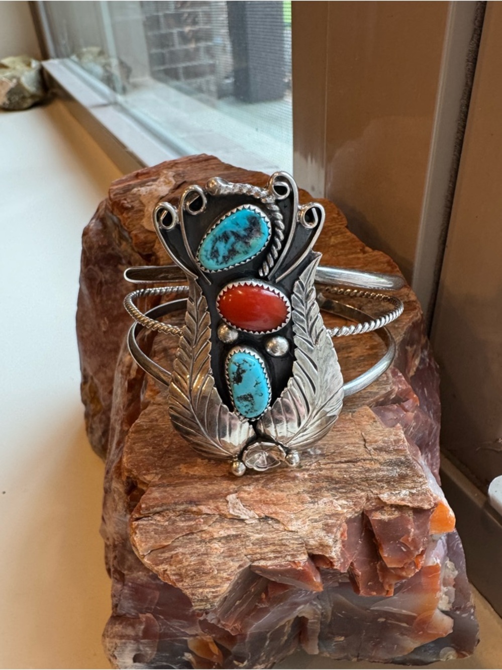Gorgeous VTG Navajo Yazzie Sterling 3 Stone Turquoise and Coral Cuff Bracelet - Picture 14 of 16